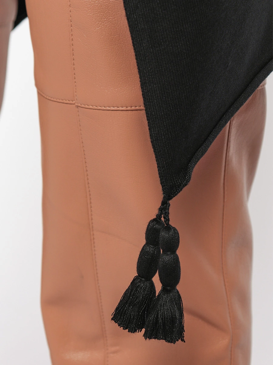 Пончо тонкой вязки с кисточками